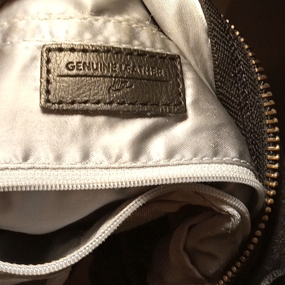 Nike Pocketbook or gym bag - Picture 8 of 9